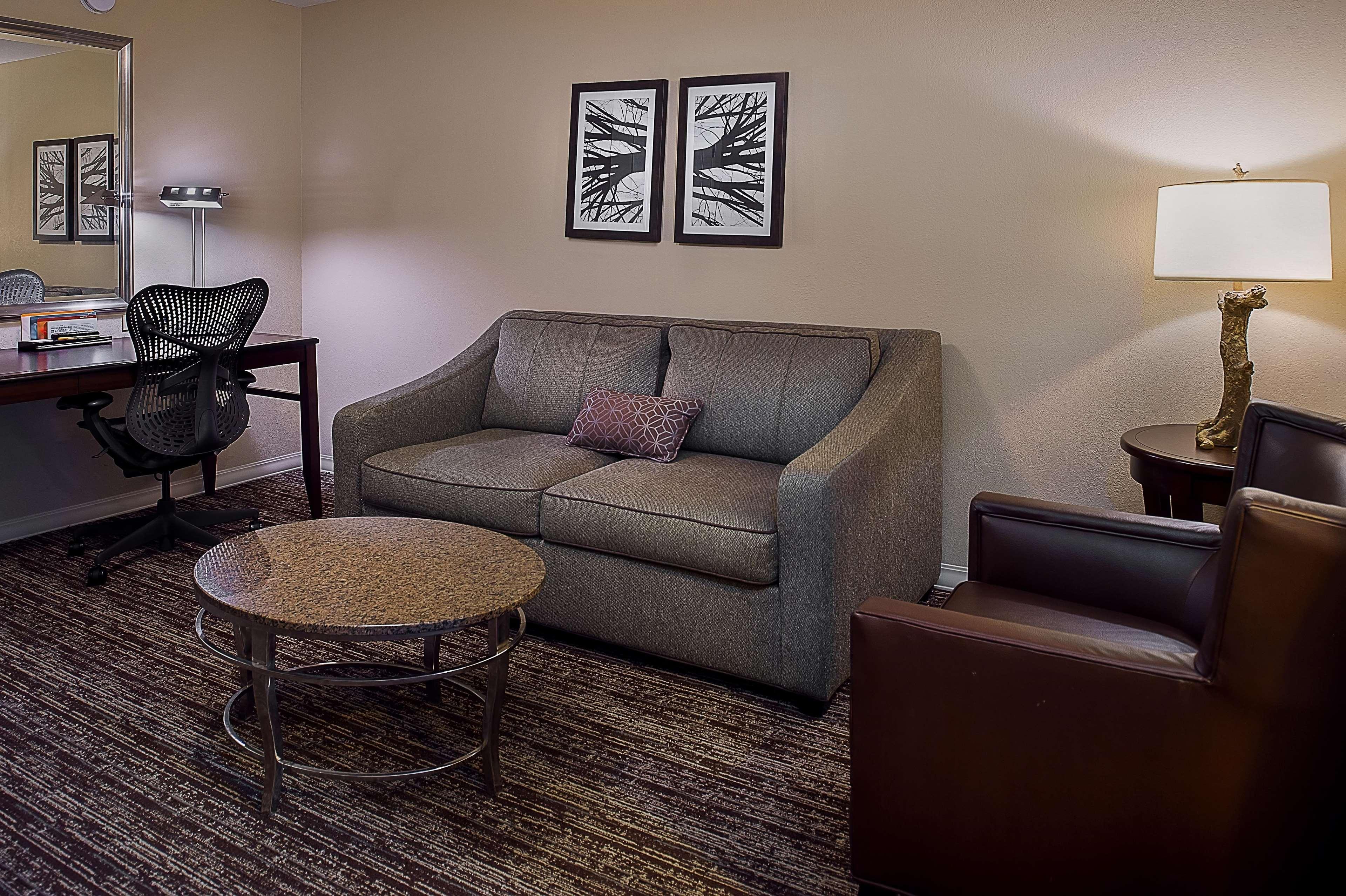 Berkeley Hilton Garden Inn St. Louis Airport מראה חיצוני תמונה