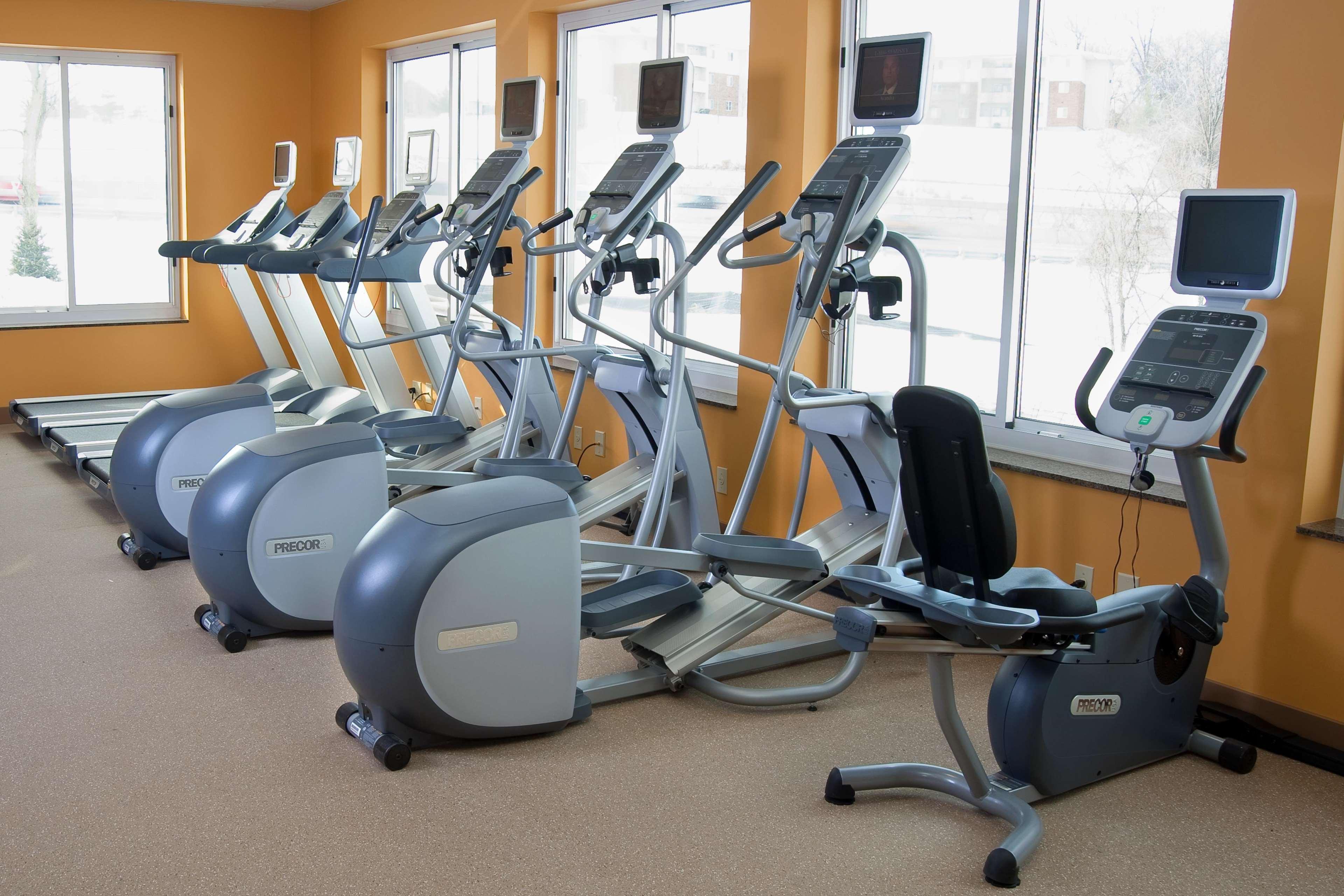 Berkeley Hilton Garden Inn St. Louis Airport מראה חיצוני תמונה