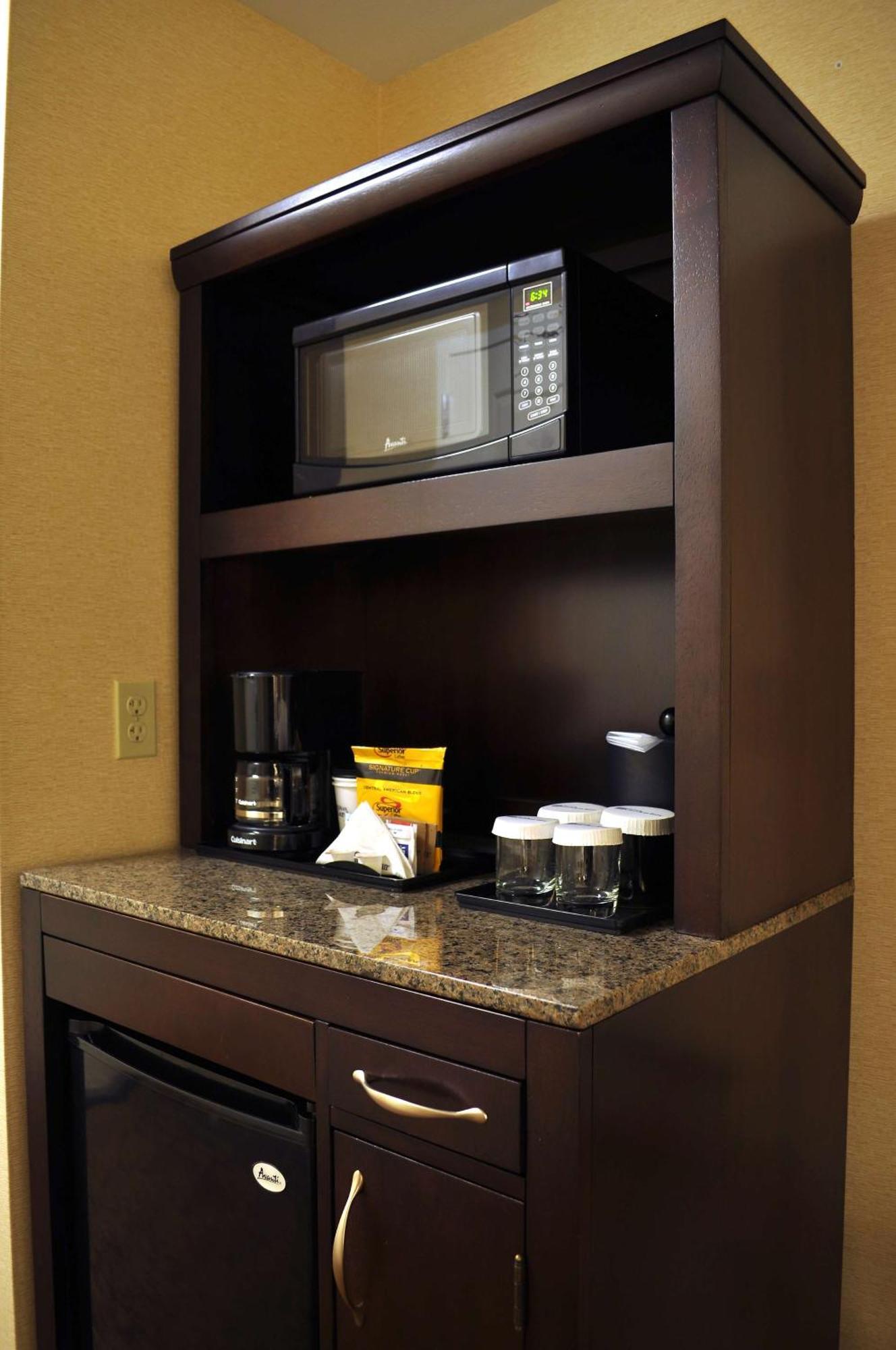 Berkeley Hilton Garden Inn St. Louis Airport מראה חיצוני תמונה