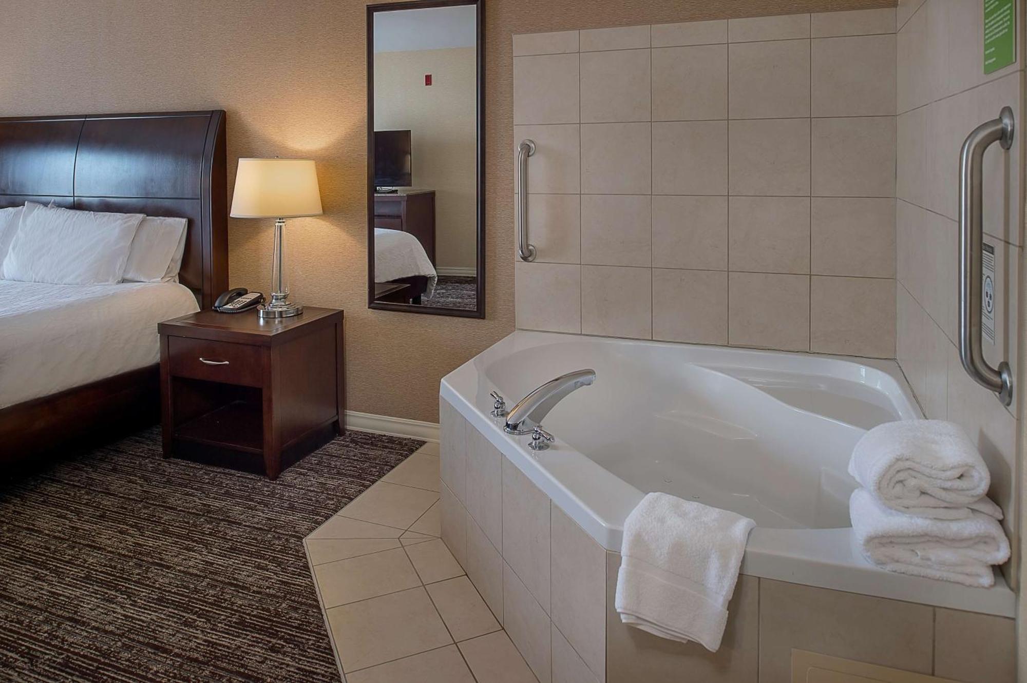 Berkeley Hilton Garden Inn St. Louis Airport מראה חיצוני תמונה