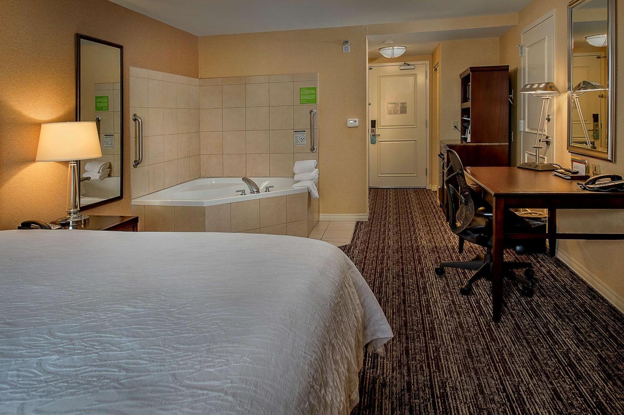 Berkeley Hilton Garden Inn St. Louis Airport מראה חיצוני תמונה