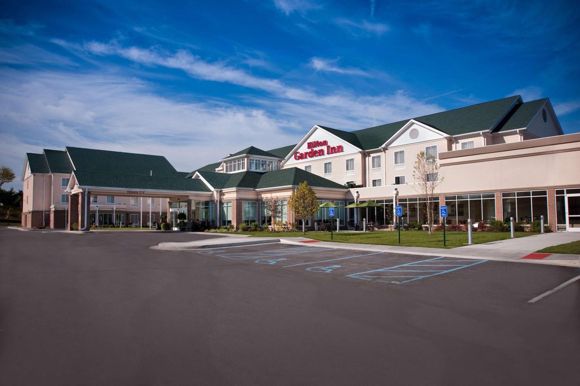 Berkeley Hilton Garden Inn St. Louis Airport מראה חיצוני תמונה