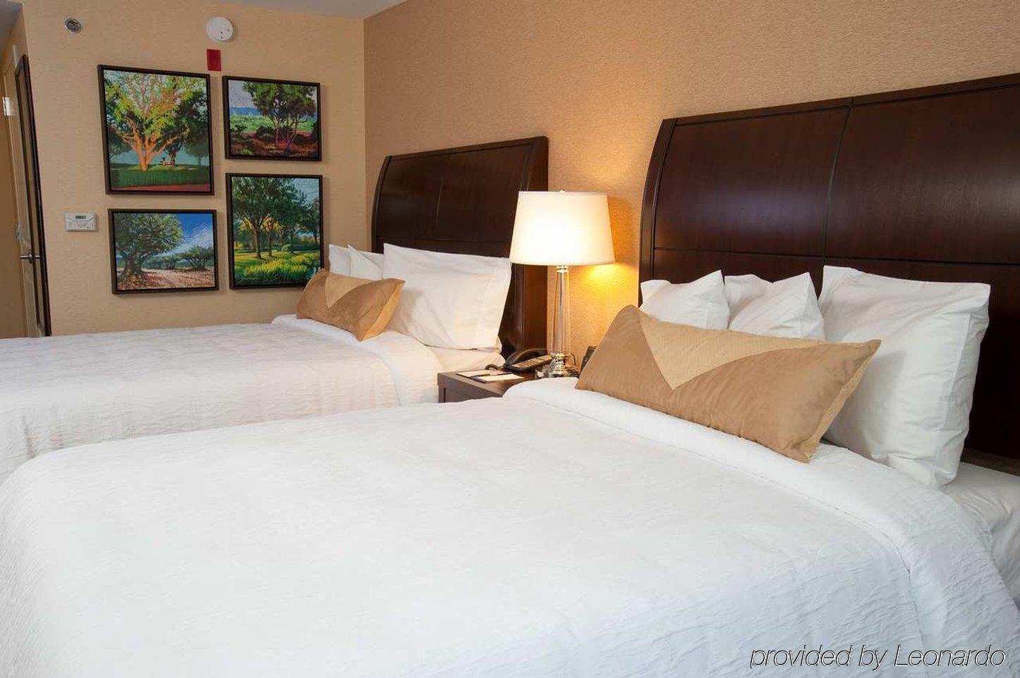Berkeley Hilton Garden Inn St. Louis Airport מראה חיצוני תמונה